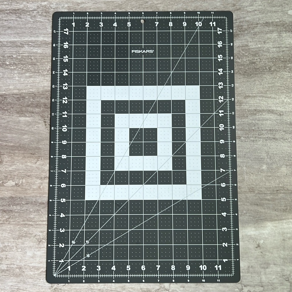 Fiskars reversible 12” x 18” self sealing cutting mat